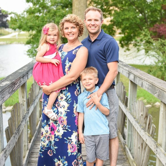 Meet your Posher, Megan - Picture 1 of 2